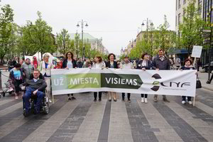 Sostinėje neįgaliuosius suvienijo eitynės „Už miestą visiems“