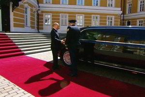 Ilgai slėptas „Kortežo“ limuzinas pasirodė: Vladimiras Putinas atvyko į Kremlių