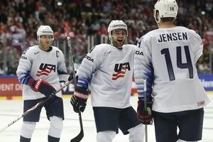 Pasaulio ledo ritulio čempionate – skaudus kaimynų pralaimėjimas