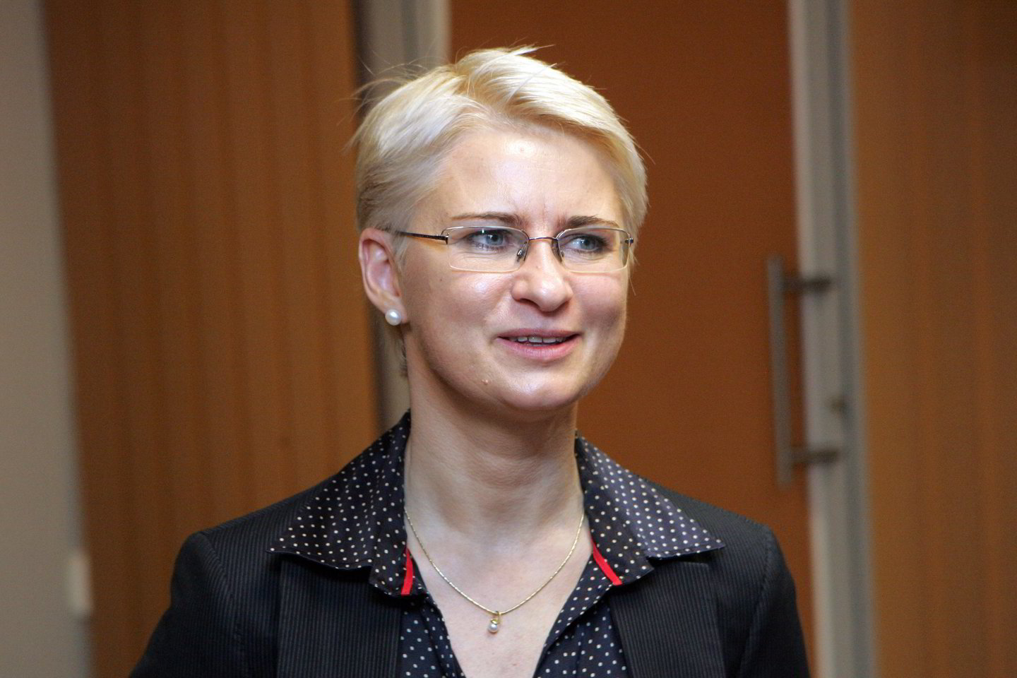 Skunduose N.Venckienė teigia, kad Lietuvos valdžios kaltinimai melagingi.<br>P.Mantauto nuotr.