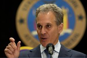 Niujorko generalinis prokuroras atsistatydino įsiplieskus smurto prieš moteris skandalui