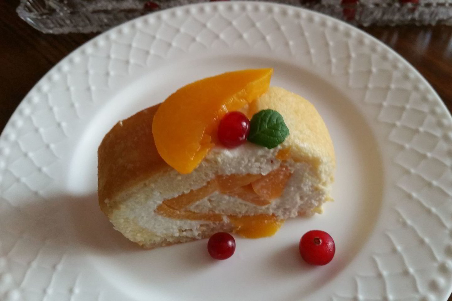 Nekeptas varškės vyniotinis su persikais.<br> A.Zemenskienės („Gamink su Audrone“) nuotr.