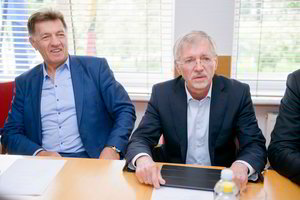 Ekspremjerai sako negaudavę žvalgybos informacijos apie verslo poveikį politikams