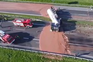 Lenkijos automagistralę užblokavo tonos skysto šokolado