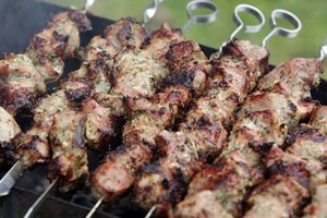 Prieš pasaulio futbolo čempionatą rusams uždraudė kepti šašlykus