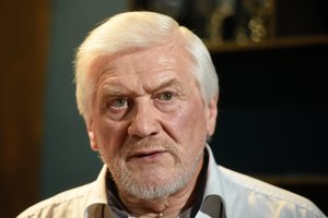 Seksualiniu priekabiavimu apkaltintą režisierių J. Vaitkų pripažino neetišku 