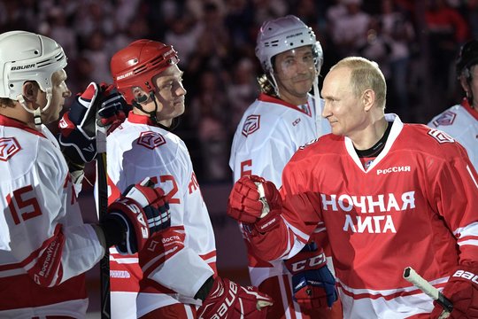 V. Putinas parodė sugebėjimus ledo ritulio aikštėje: buvo rezultatyviausias žaidėjas