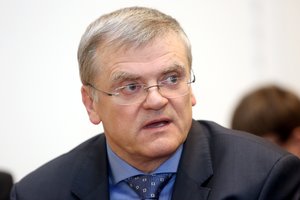 Buvusiam bankų organizacijos atstovui ir buvusiam advokatui rengiamasi skirti signataro rentas