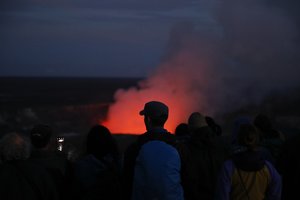 Havajų saloje dėl ugnikalnio išsiveržimo – stichinės nelaimės padėtis