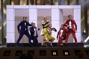 Dviprasmiškas Moldovos pasirodymas „Eurovizijoje“ sutrikdė gerbėjus