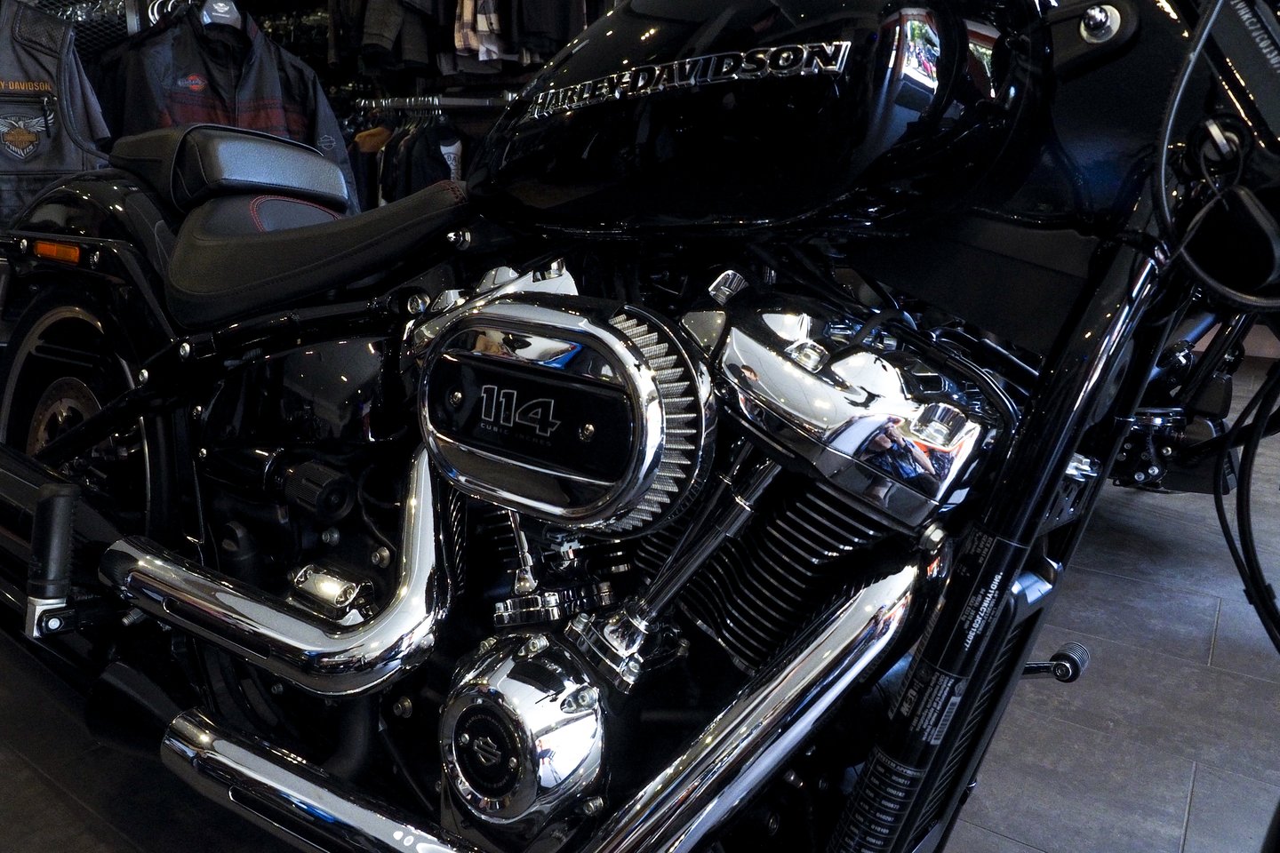 „Harley–Davidson“ sezono naujienų pristatyme lankėsi žinomi žmonės.<br>V. Ščiavinsko nuotr.