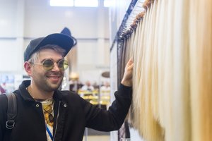 Stilistas Eividas Mackevičius atvirai apie priauginamus plaukus: „Svarbiausia yra saikas“