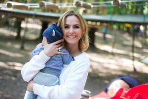 „Mamyčių klubo“ gimtadienyje – Indrė Kavaliauskaitė-Morkūnienė su sūneliu