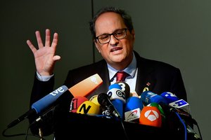 Naujasis Katalonijos vadovas nori susitikti su Ispanijos premjeru