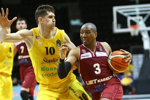 Geltonai nusidažiusioje arenoje „Šiaulių“ ekipa palaužė Panevėžio „Lietkabelį“ 