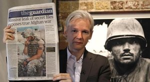 Ekvadoras šnipinėjo savo ambasadoje Londone priglaustą Julianą Assange'ą