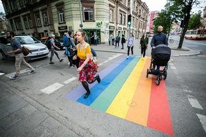 Pažymint LGBT teises Vilniuje atidaryta simbolinė pėsčiųjų perėja
