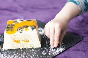 Gaivus maskarponės ir jogurto tortas su paslaptimi