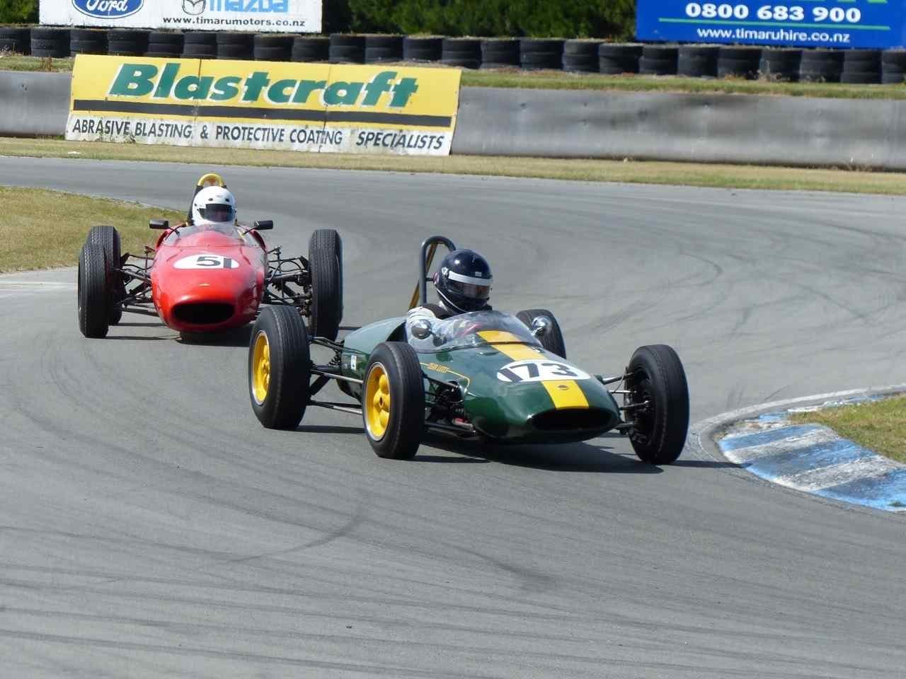 „Formula Junior“ lenktynių bolidai.<br>Organizatorių nuotr.