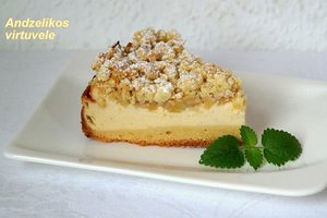 Tobulam savaitgaliui – pyragas su varške, baltuoju šokoladu ir obuoliu