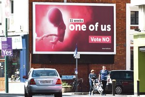 Prieš svarbų referendumą Airijoje prabilo abortų turistės