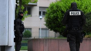 Marselyje nežinomi ginkluoti vyrai surengė šaudynes