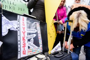 Pataisos dėl etatinio pedagogų apmokėjimo atidėtos