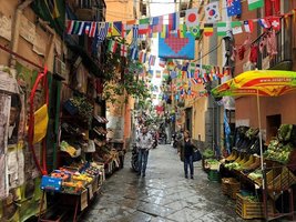 Neapolyje atostogavusią lietuvę nustebino, kas dėjosi dingus pirkiniui