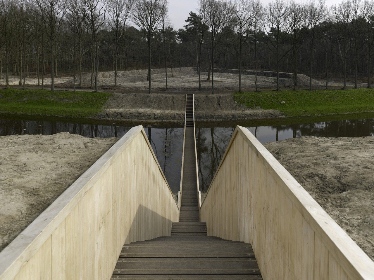   Tiltas Nyderlanduose. <br> RO&amp;AD Architecten/archdaily.com nuotr.