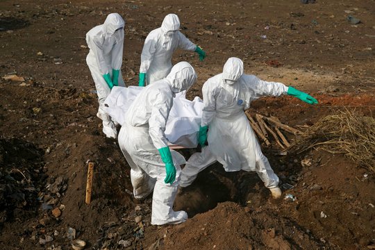 Kongo Demokratinėje Respublikoje dar viena ebolos auka, pradėta vakcinacija