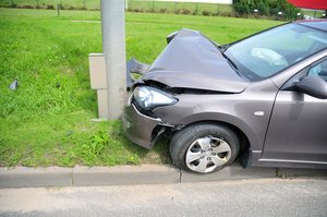 Daugybė vairuotojų nežino: taip galima netyčia tapti pabėgusiu iš avarijos