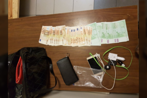 Su narkotikais įkliuvusi kaunietė iš senolės bandė išvilioti 3 tūkst. eurų