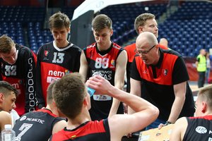 „Lietuvos ryto“ jaunimas įkliuvo: pagavo vartojančius alkoholį