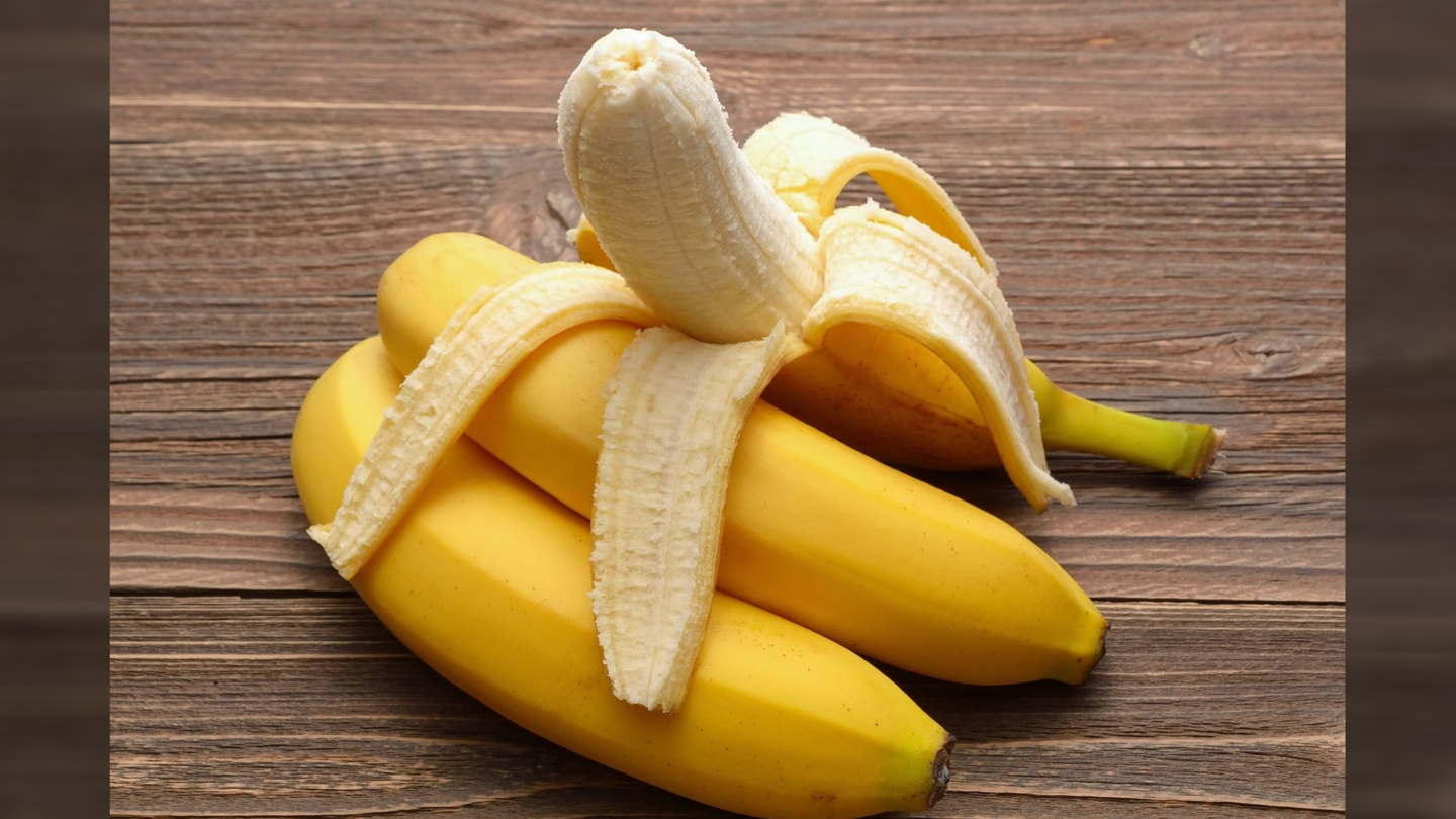  Bananų žievelėse yra polisacharidų, turinčių priešuždegiminių ypatybių, kurios sumažina patinimą, atsiradusį po uodų įkandimų.<br> 123rf.com nuotr.