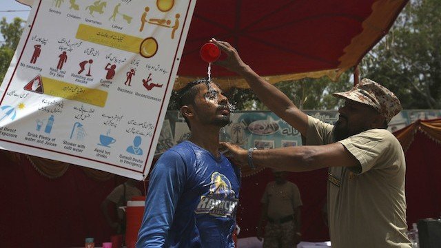 Pakistane karščiai pražudė 65 žmones