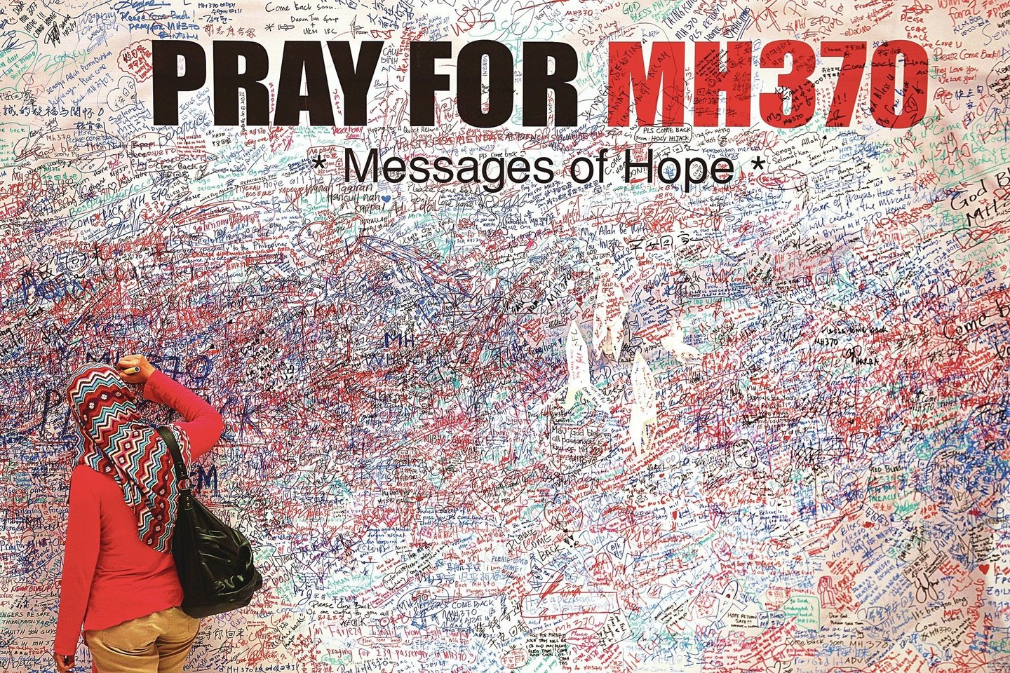 „Malaysia Airlines“ lėktuvo, skridusio reisu MH370, keleivių artimieji vis dar reikalauja valstybės pareigūnų tiksliai išsiaiškinti, kas nutiko jų artimiesiems.<br>„Reuters“/„Scanpix“ nuotr.