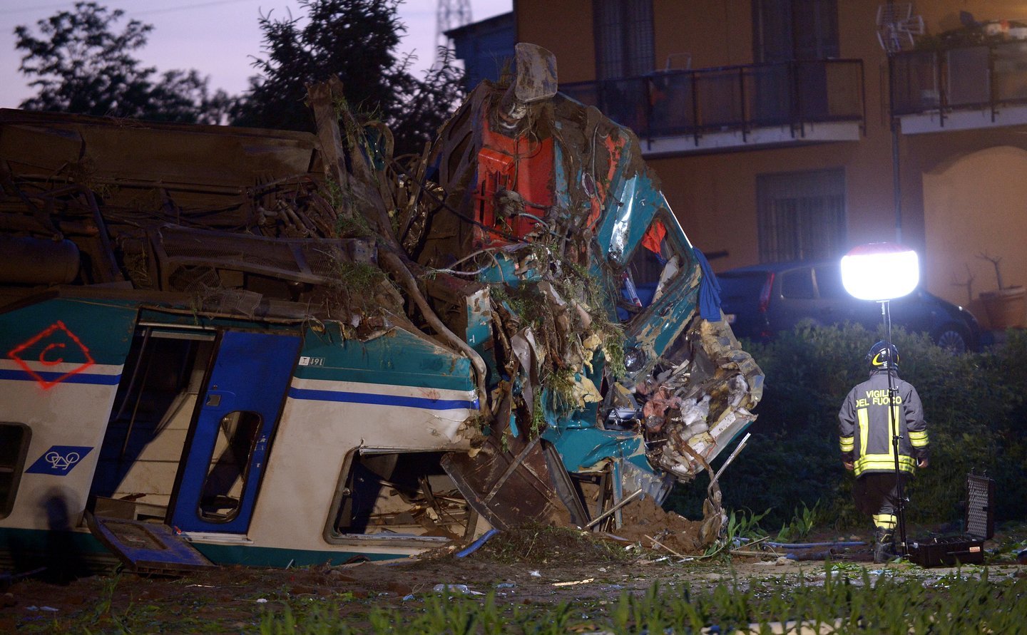  Italiją sukrėtė skaudi avarija geležinkelio pervažoje.<br> Reuters/„Scanpix“ nuotr.