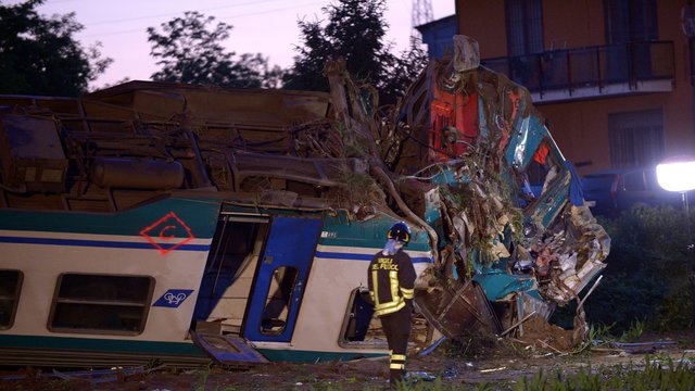 Tragedija Italijoje: traukinys rėžėsi į lietuvio vairuojamą vilkiką