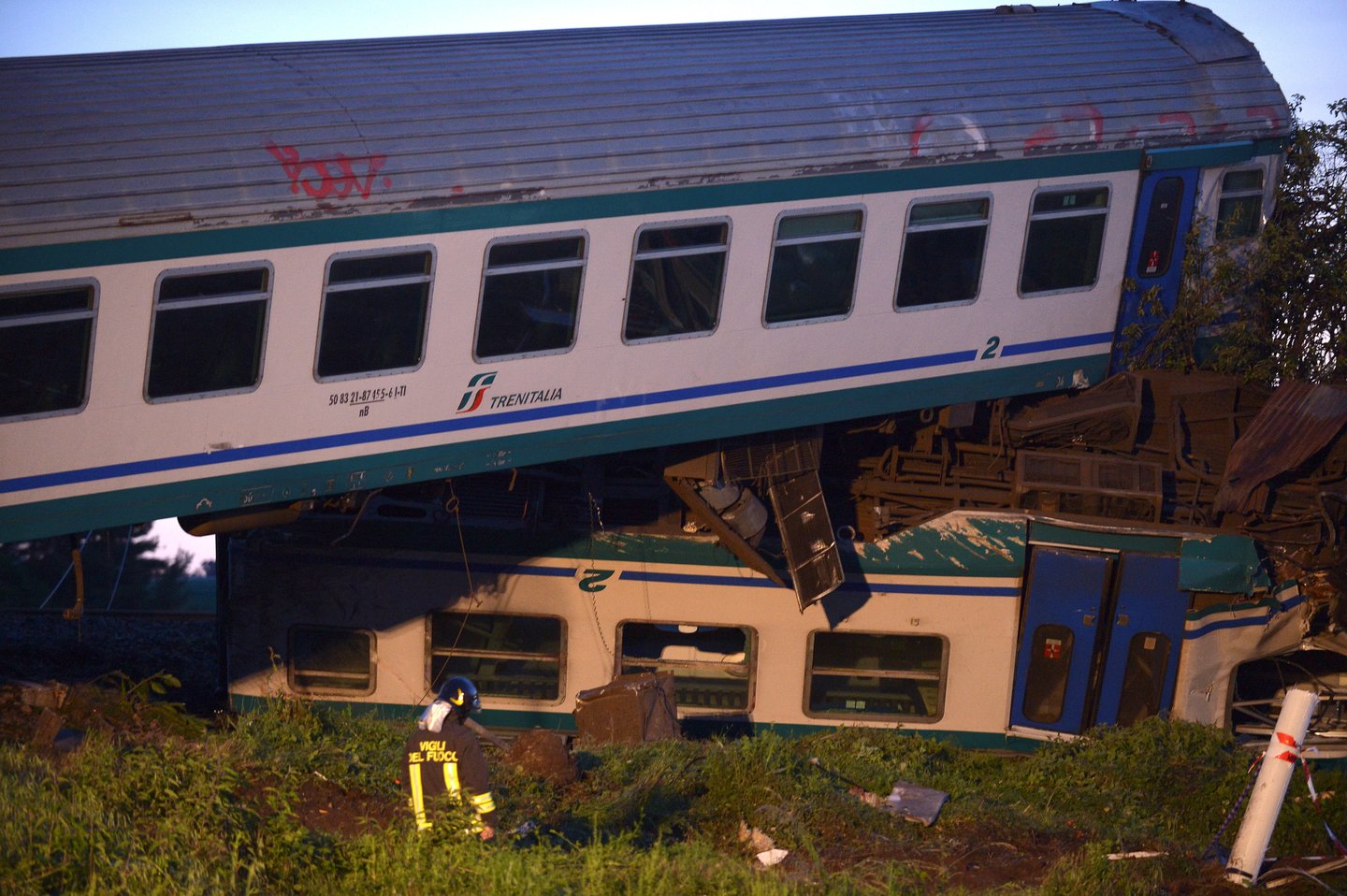  Italus sukrėtė šiurpi geležinkelio avarija šalia Turino.<br> Reuters/Scanpix nuotr.