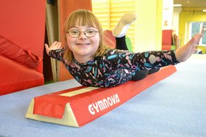 Maža vilnietė su Downo sindromu stebina neeiliniais pasiekimais