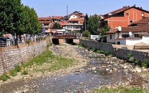 Kosove du gydytojai nuteisti kalėti už prekybą organais