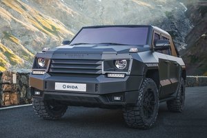 „Toyota“ pikapą rusai perdarė į išskirtinį šarvuotą visureigį