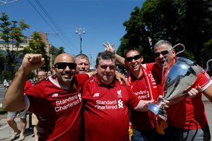 Anglai traukia į futbolo fiestą: praleistas medaus mėnuo ir kelionės per Lietuvą