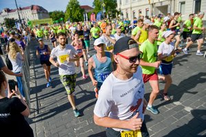 Vilniaus centrą užtvindė tūkstančiai bėgikų – profesionalai, mėgėjai, garsenybės