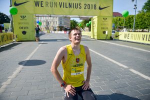 Ką tik finišavusio bėgiko išpažintis: padai svilo kaip pragare, bet finišas yra palaima!