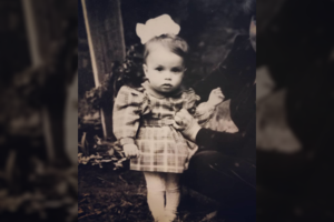 Nuotraukoje – žinoma Lietuvos dainininkė: ar atpažįstate?