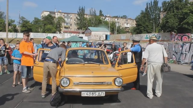 Įspūdingas rekordas – parodė, kiek žmonių telpa į „Zaporožietį“