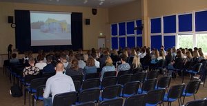 „Toksikos“ specialistai pasakoja moksleiviams apie pavojingąsias atliekas