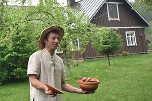 Turistus į kaimą vilioja paveldo sodais – išeiti iš ten nesinorės  