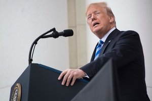 JAV penktadienį įves metalų importo muitus Europos Sąjungai